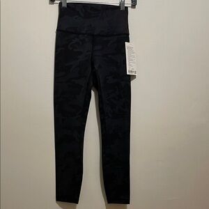 Lululemon Athletica Black Camouflage Leggings size 4